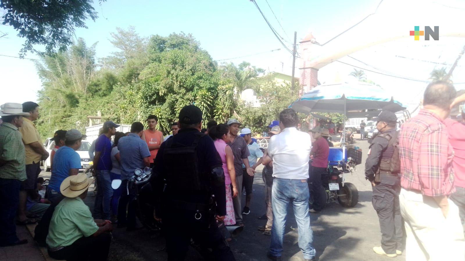 Pobladores de Tlaltetela bloquearon carretera estatal Totutla-Xalapa
