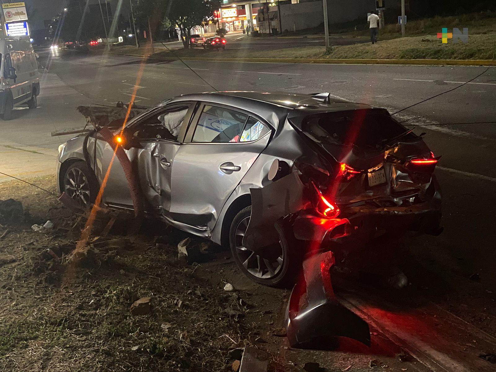 Dos lesionados deja choque en carretera Boca del Río-Antón Lizardo; huyen responsables