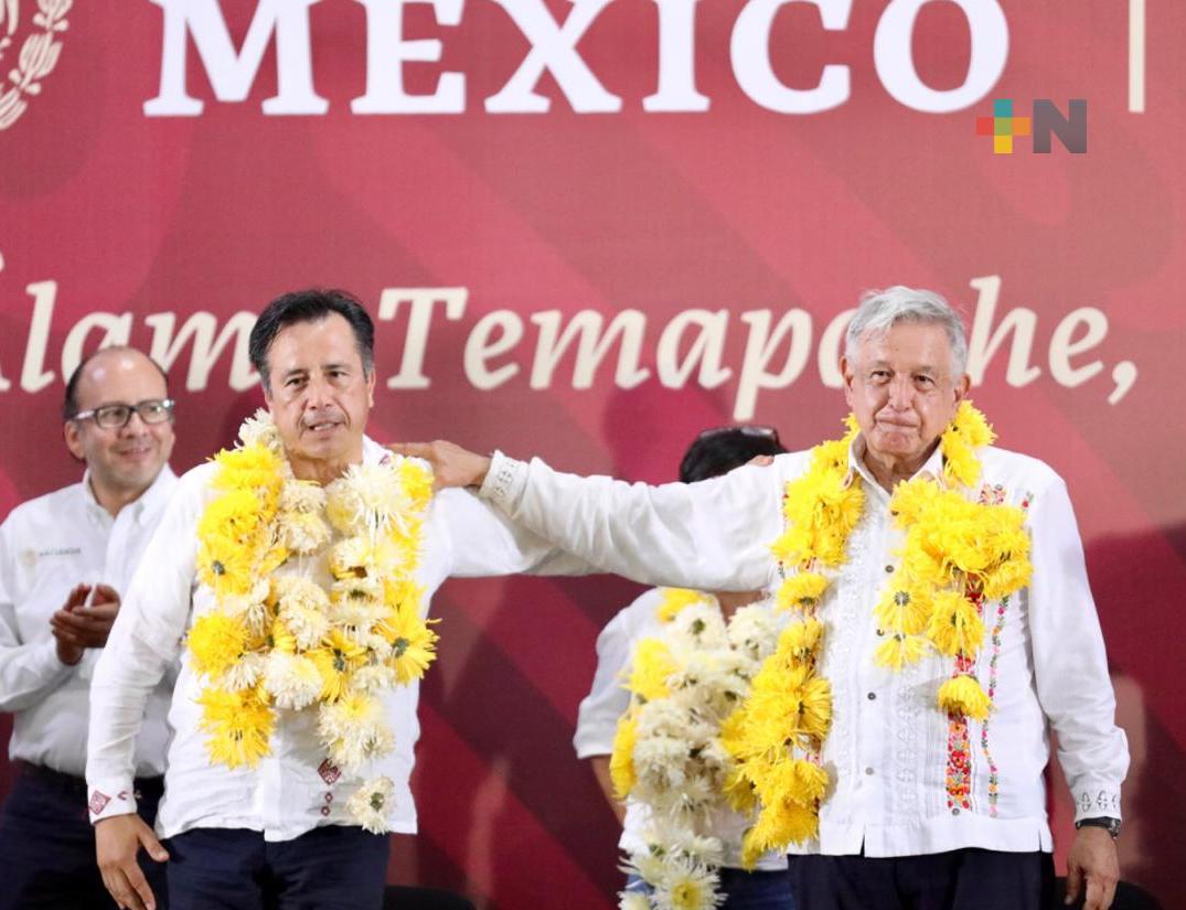 Con Cuitláhuac hay trabajo y bienestar, ya no se van de Veracruz: AMLO