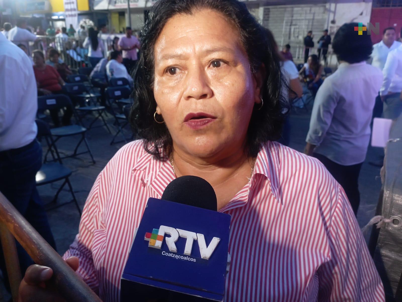 Se entregarán dictámenes para regular 10 escuelas de Coatza