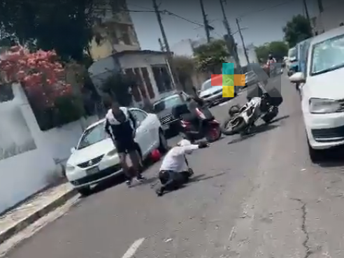 Se enfrenta a golpes con elemento de Tránsito en Boca del Río; dice sería detenido sin razón