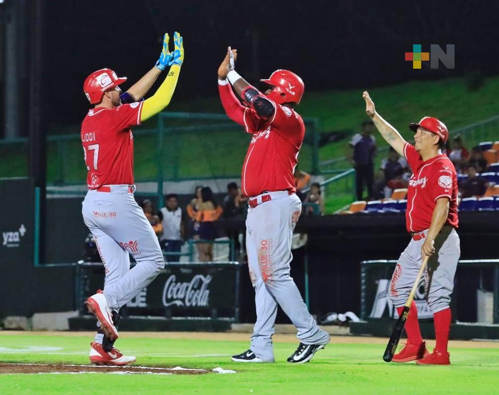 El Águila vence por 10-1 a los Tigres, «amarran» la serie en gira