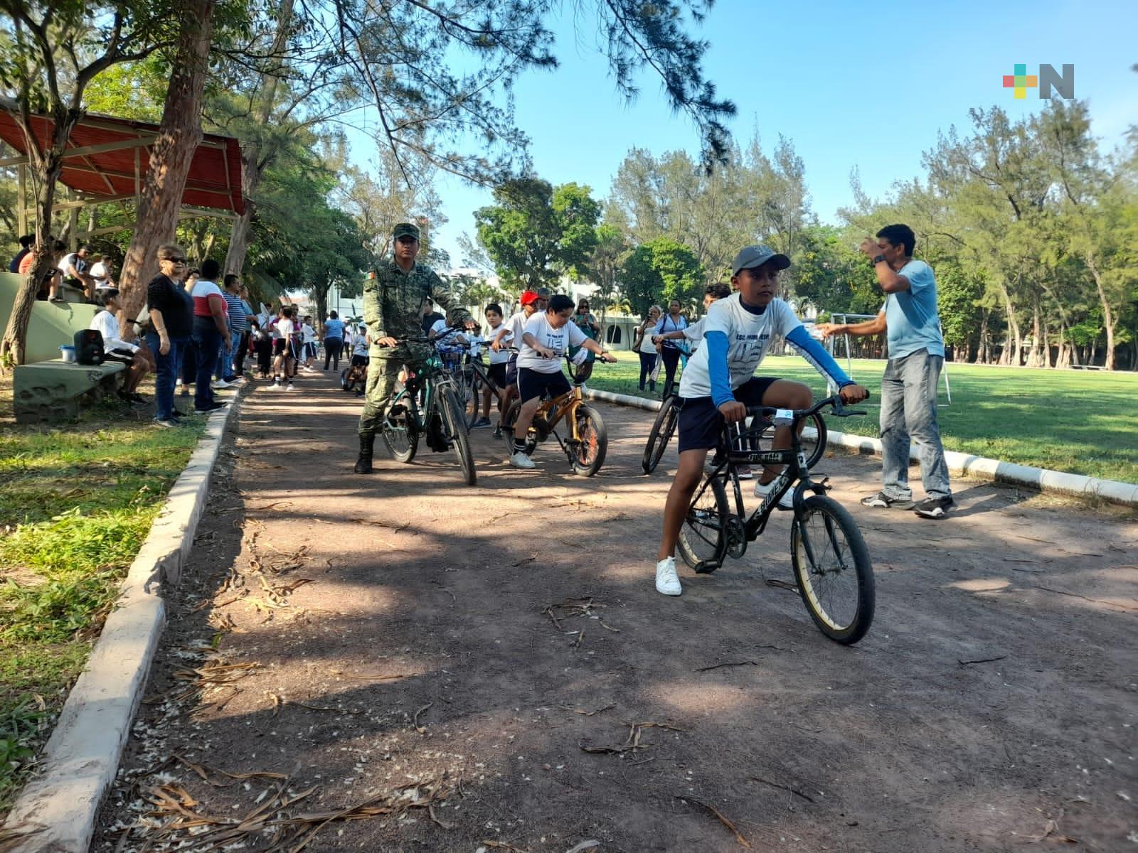 Escuela primaria participa en rodada ciclista del 83 Batallón de infantería