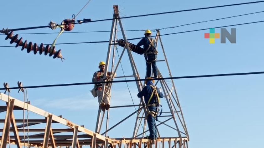 CFE restableció al 75 por ciento el suministro eléctrico a usuarios afectados por tormenta de arena en Sonora