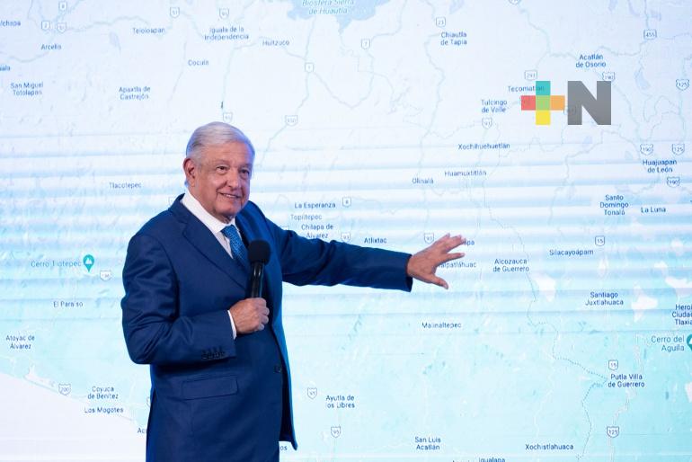 La función de un gobierno democrático es atender al pueblo: presidente