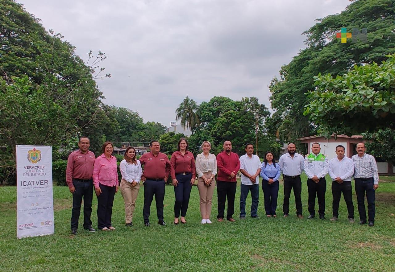 Congreso, primer promotor y facilitador de la capacitación para el campo: Mago Corro