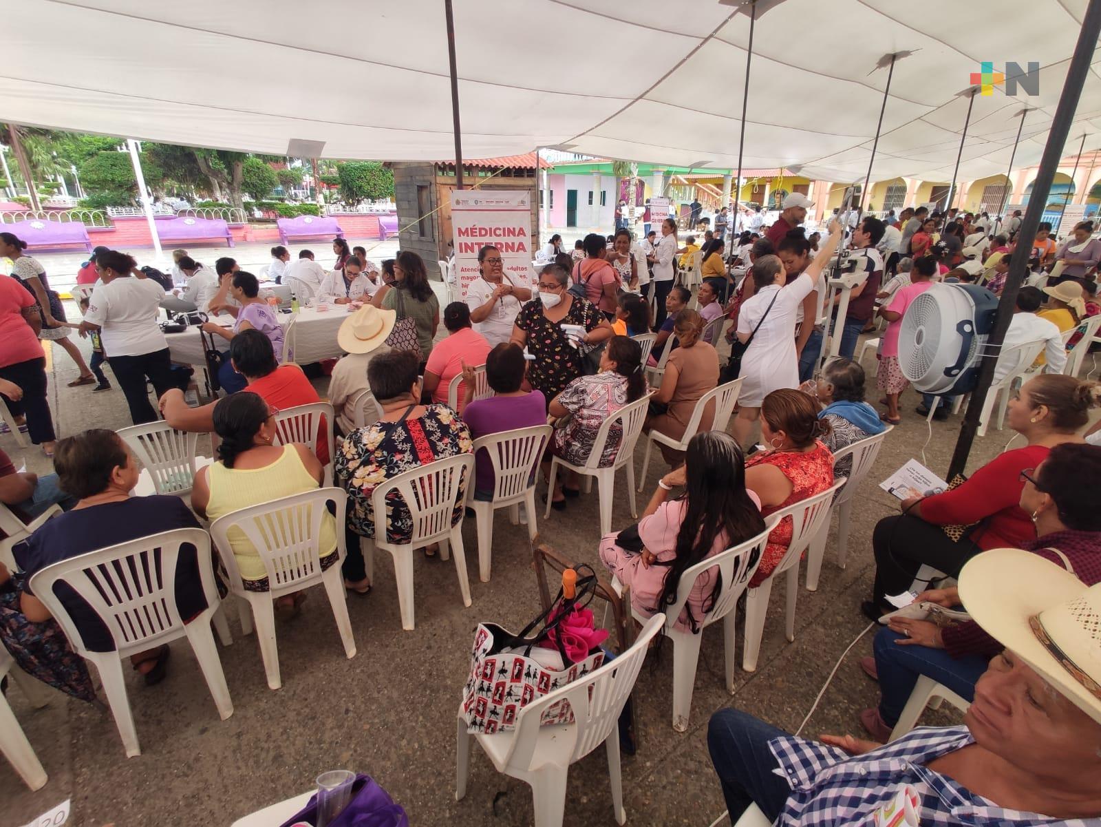 En Otatitlán y la región de la Cuenca se realiza la Feria de la Salud: Eric Cisneros
