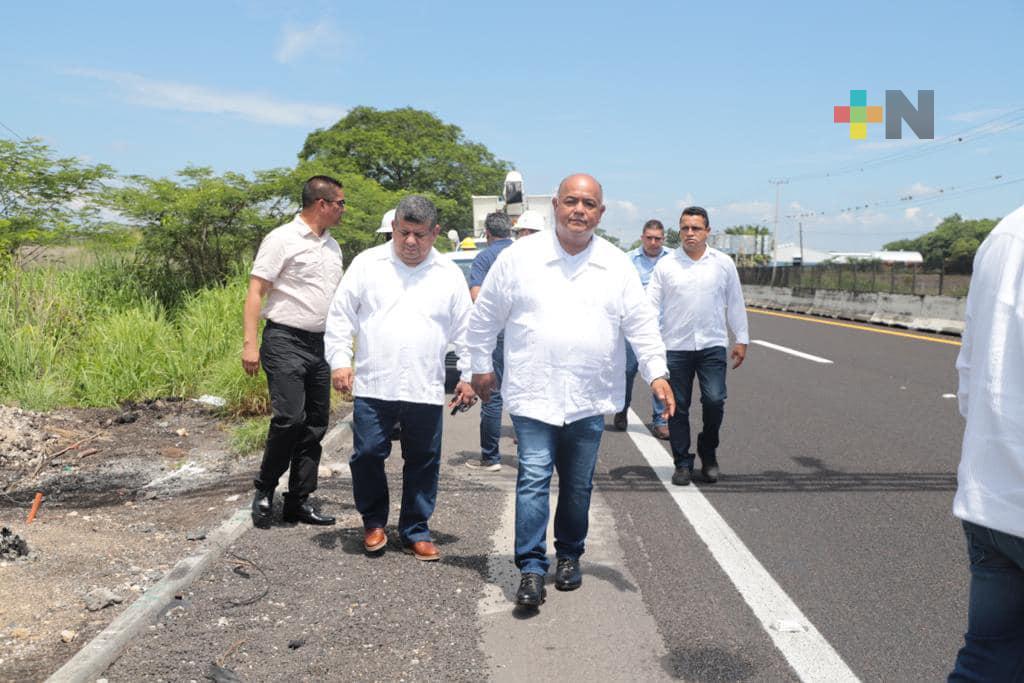 Supervisa Eric Cisneros instalación del arco de seguridad en subestación de GN, en Tamarindo