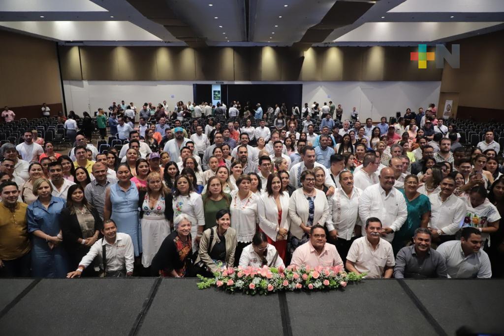 Eric Cisneros clausura la Reunión Anual de Tesoreros y Contralores municipales