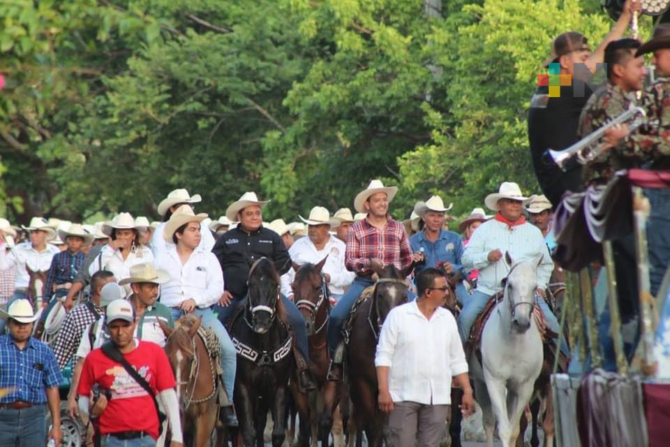 Con cabalgata concluyen fiestas de Santiago Ixmatlahuacan
