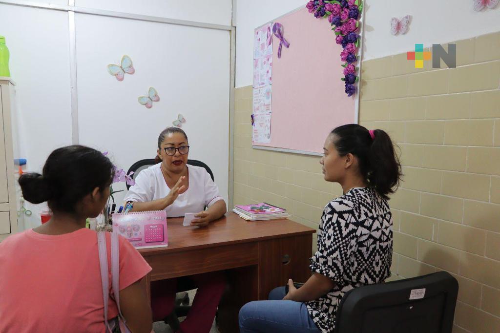 Servicios gratuitos para detectar cáncer en mujeres ofrece DIF Coatzacoalcos