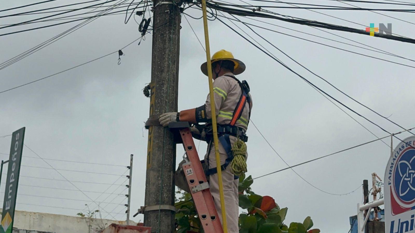 Más de doce horas sin energía eléctrica en mercado de Coatzacoalcos