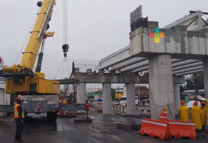 Cierran carretera 140 con dirección a Veracruz por construcción de puente en «Las Trancas»