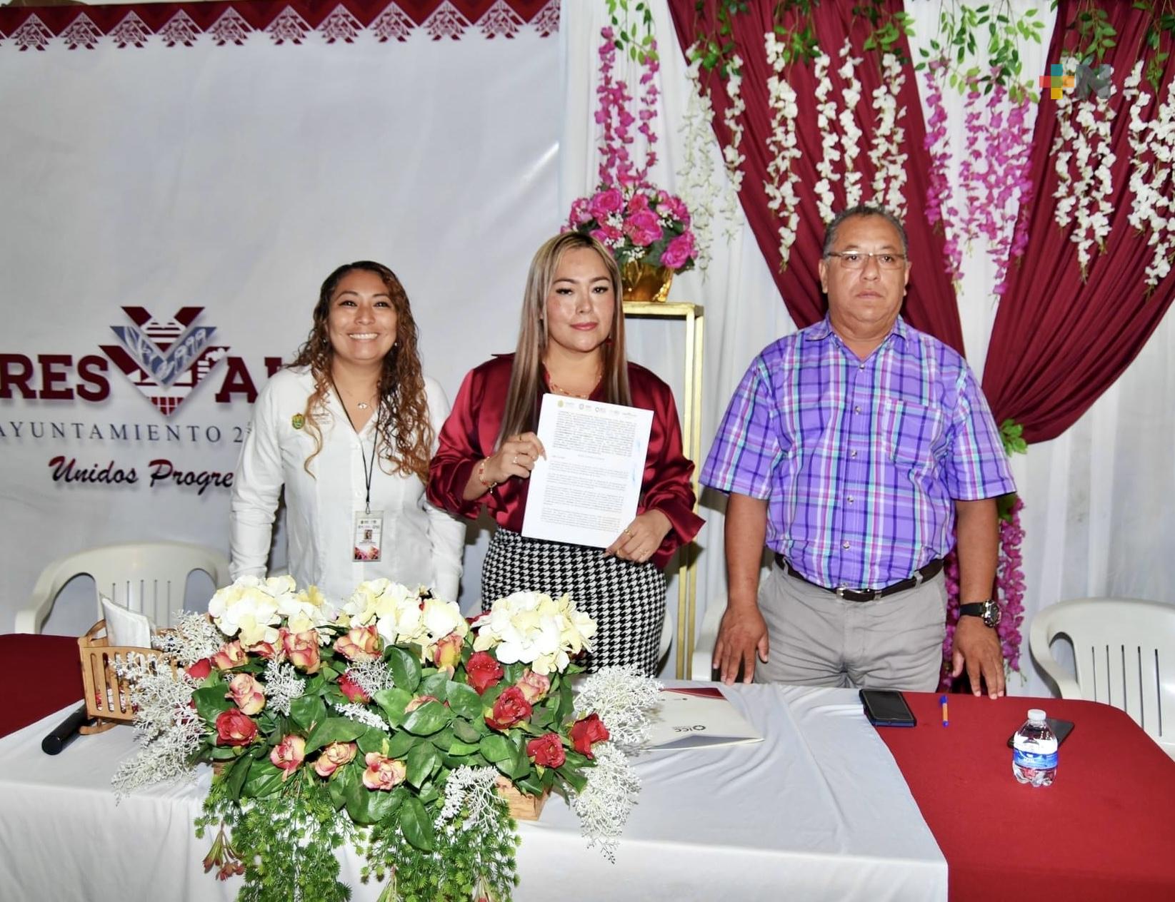 Firman convenio el Instituto Consorcio Clavijero y gobierno municipal de Tres Valles