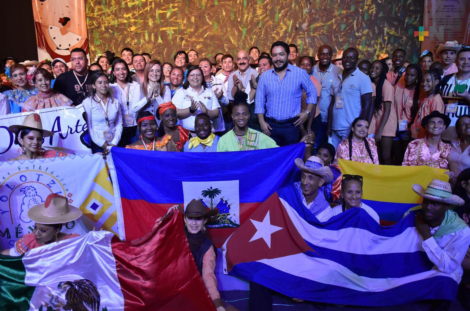 Maratón folklórico en Palacio municipal de Xalapa