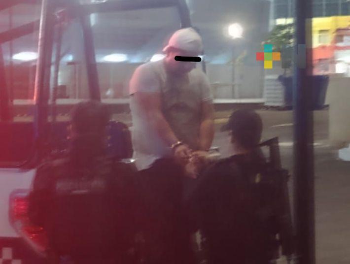 En flagrancia detienen a encargado de boliche de Boca del Río por violentar sellos de clausura de la PMA