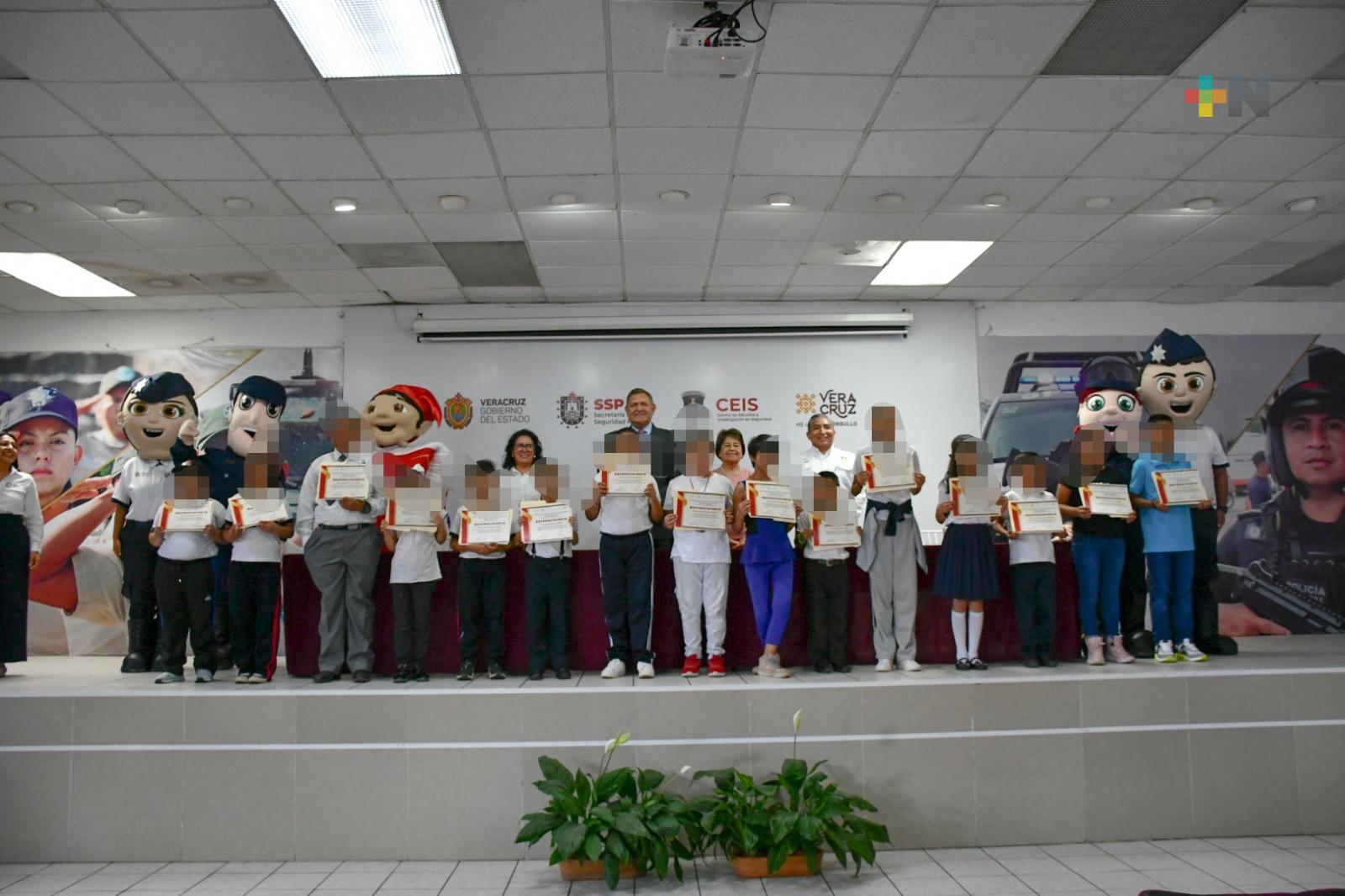 Entrega SSP constancias a participantes de Campaña de Donación de Libros Infantiles