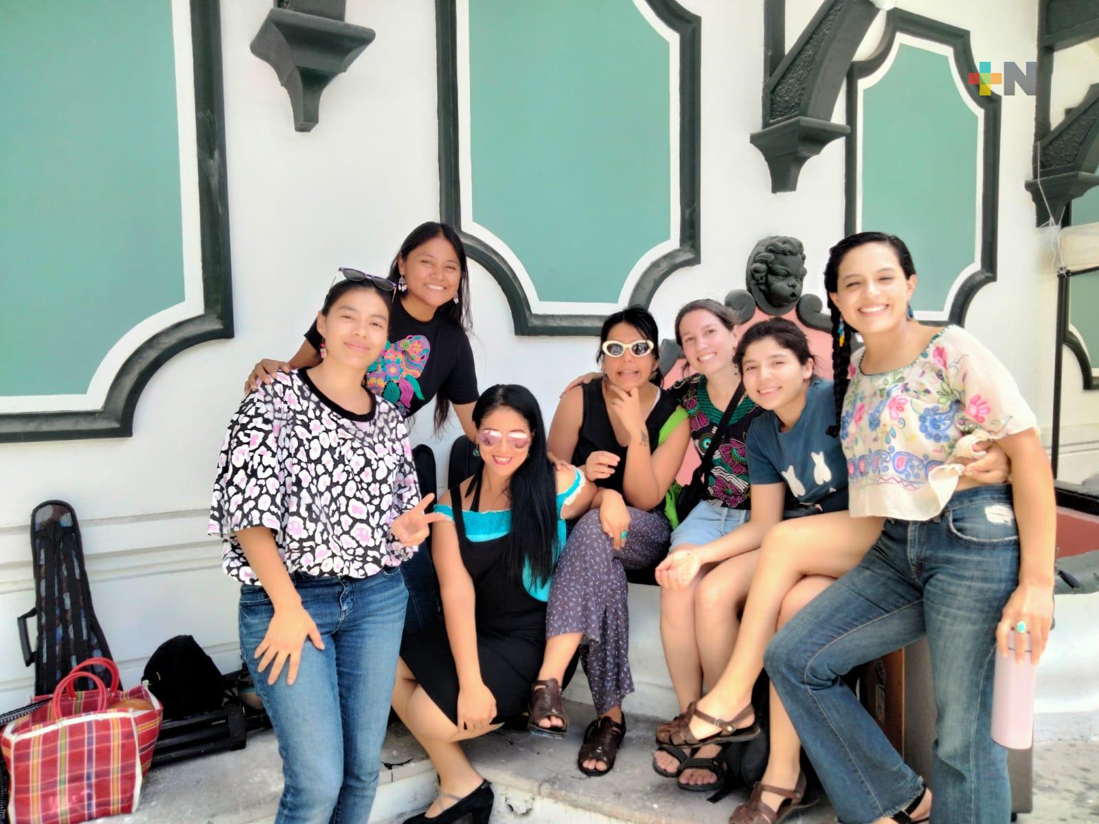 «Son ellas» y concientizan a través de la música