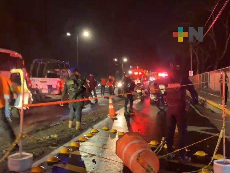 Fuerte accidente vehicular se presenta en Lázaro Cárdenas a la altura de la Estancia Garnica