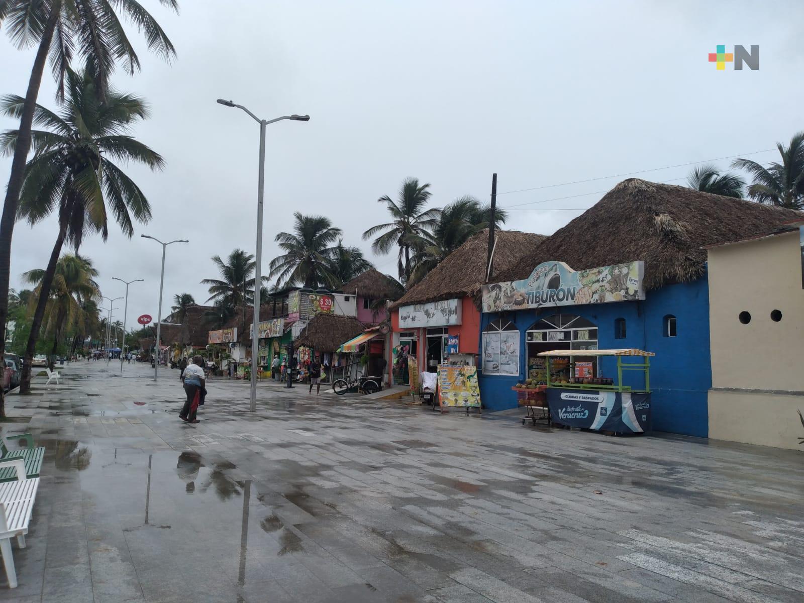 Instalan parquímetros en zona de playa Villa del Mar; palaperos rechazan la medida