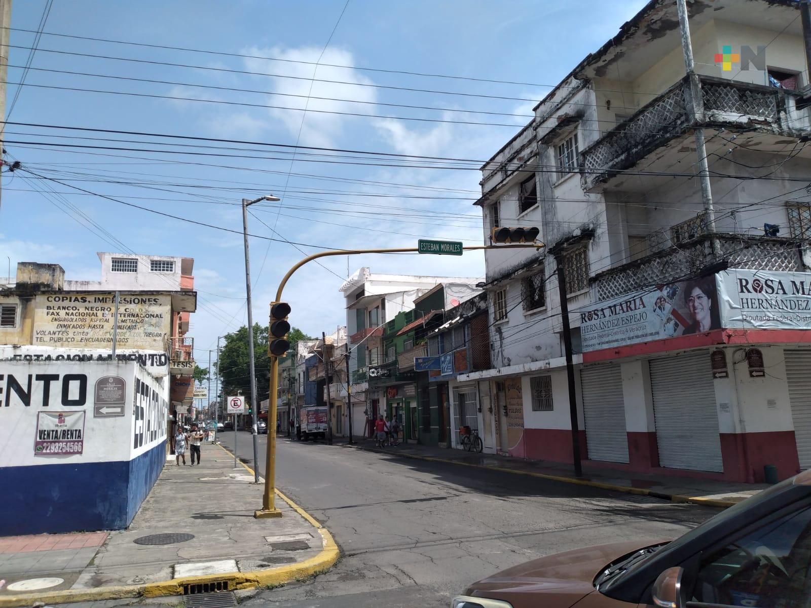 ¡No funcionan! Semáforos inservibles en centro de Veracruz