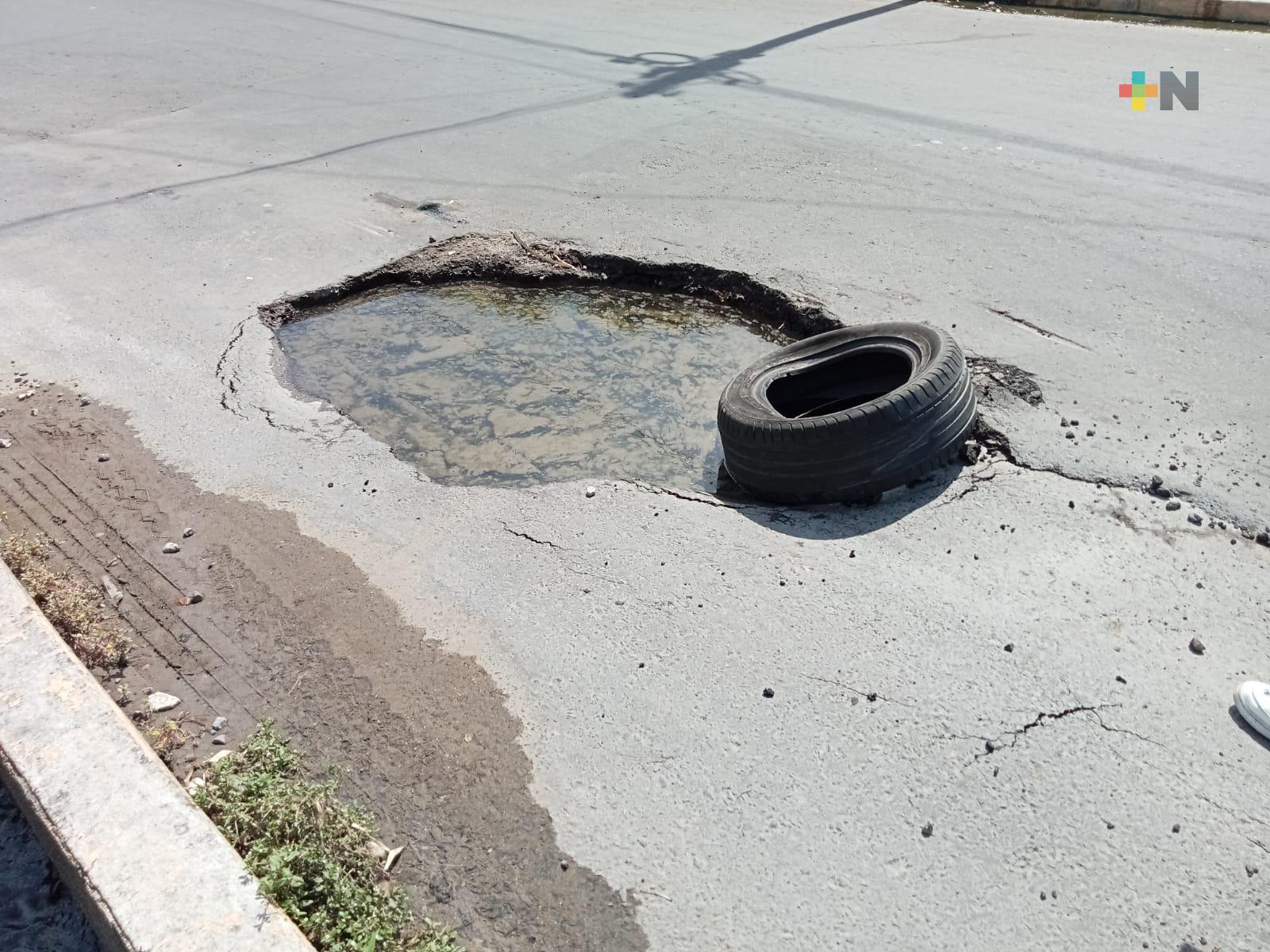 Reportan vecinos otro socavón en calles del municipio de Veracruz