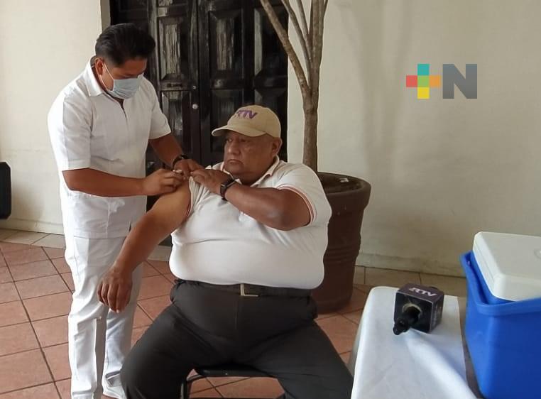 Hasta el viernes módulo de vacunación en palacio municipal de Coatepec