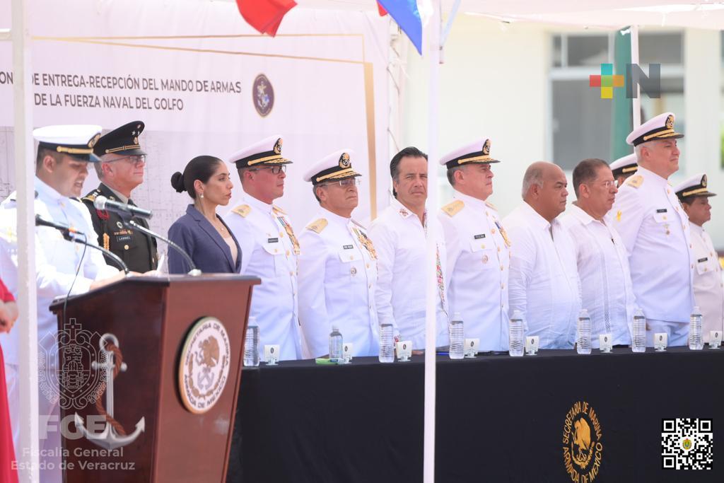 Fiscal general asiste a cambio de comandante de Fuerza Naval del Golfo
