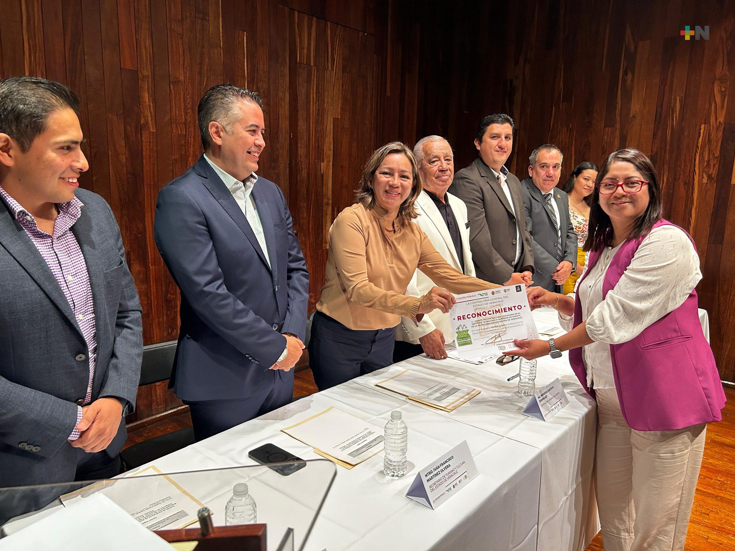 Premia Contraloría General a comités de Contraloría Social y Ciudadana