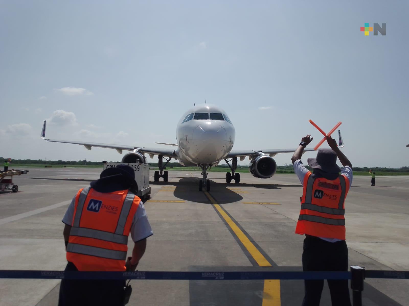 Inaugura Volaris nueva ruta aérea Veracruz-Bajío