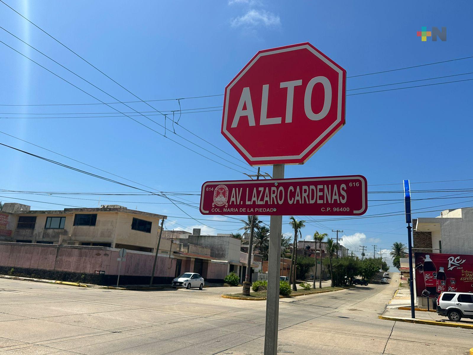 Automovilistas no respetan preferencias en avenidas de Coatzacoalcos