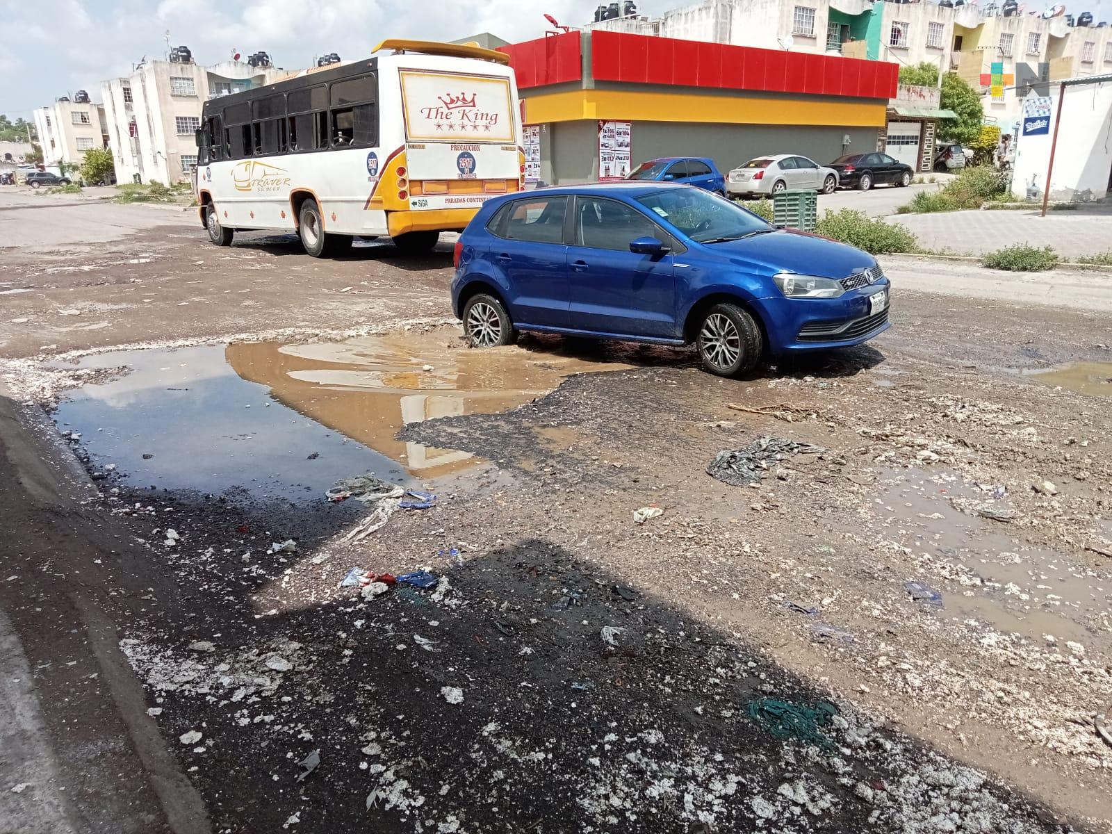 Cansados de baches en fraccionamiento de Bosques de Río Medio