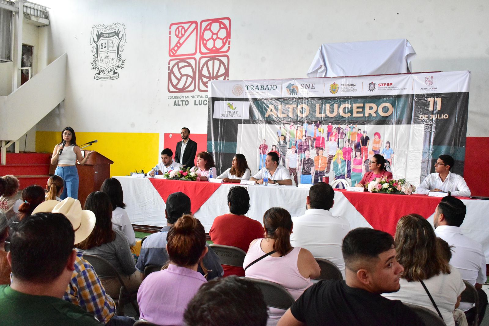 Más de 600 veracruzanos acceden a una oferta laboral en su región