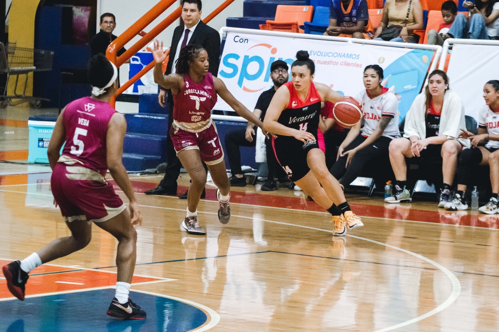 Rojas de Veracruz vencieron por 94-77 a CorreBasket