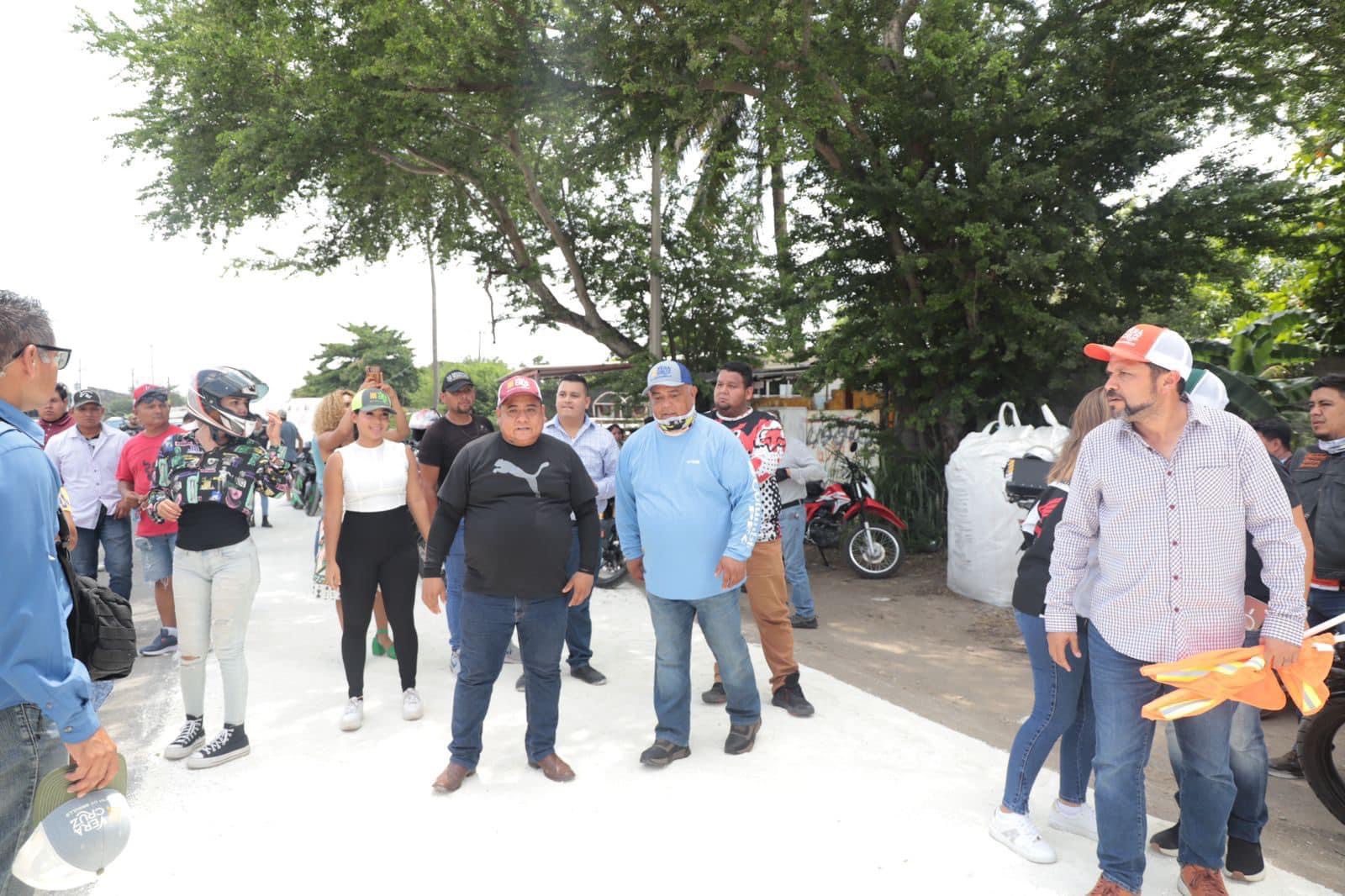 Eric Cisneros da banderazo de rehabilitación de carretera Carlos A. Carrillo-Cosamaloapan