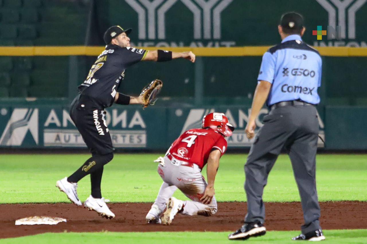 Leones de Yucatán devoran a El Águila y amarran la serie en casa