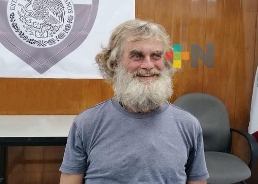 Regulariza INM a náufrago de nacionalidad australiana