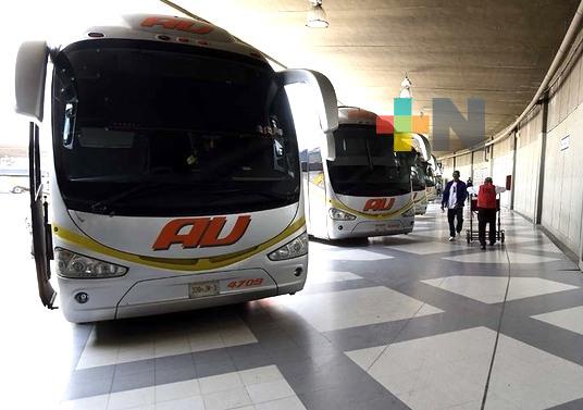 Descuentos en autotransporte y ferrocarril para maestros y estudiantes en vacaciones de verano