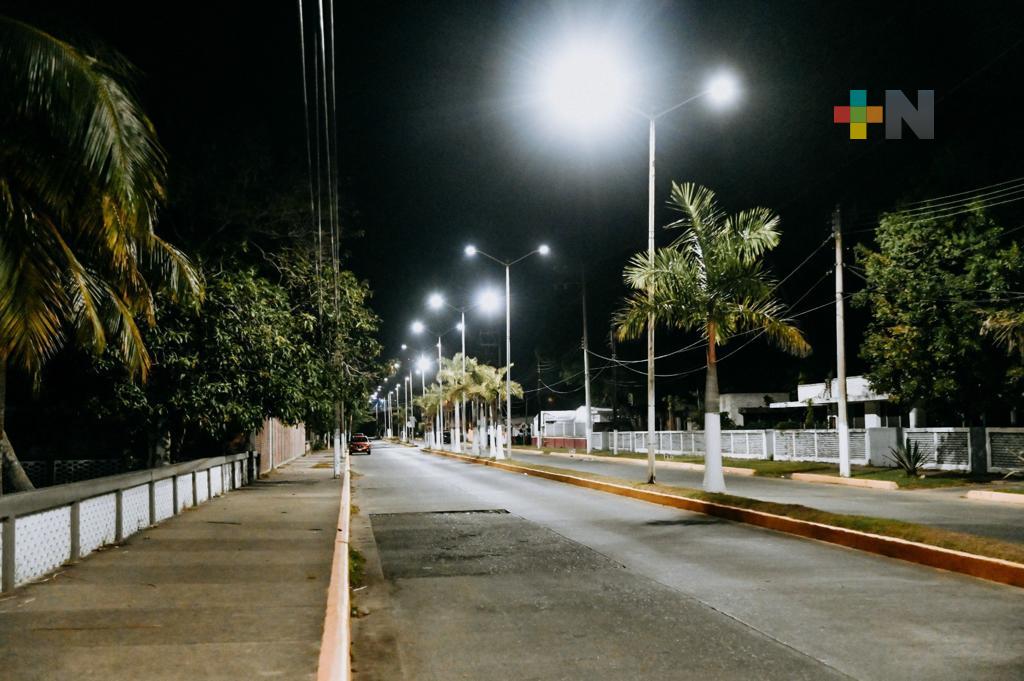 Inicia colocación de las primeras 250 luminarias en el municipio de Tuxpan