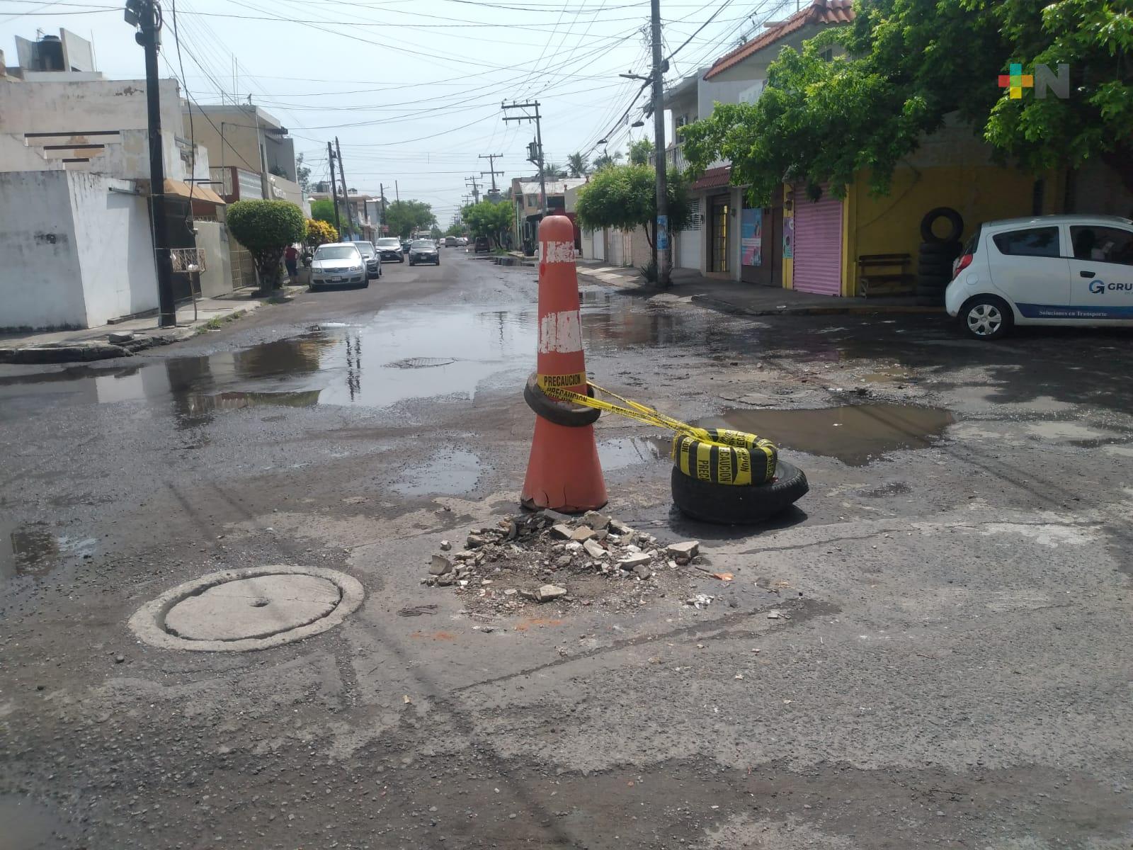 Reportan hundimiento en colonia Miguel Ángel de Quevedo de Veracruz
