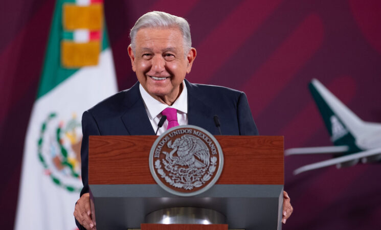 Gobierno de México formaliza compra de Mexicana de Aviación