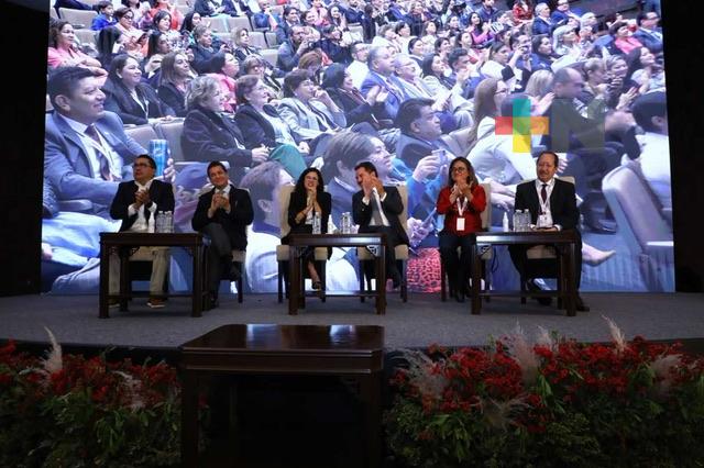 Pide Luisa María Alcalde a legisladores de Morena impulsar cambios constitucionales para ampliar pensión de personas con discapacidad