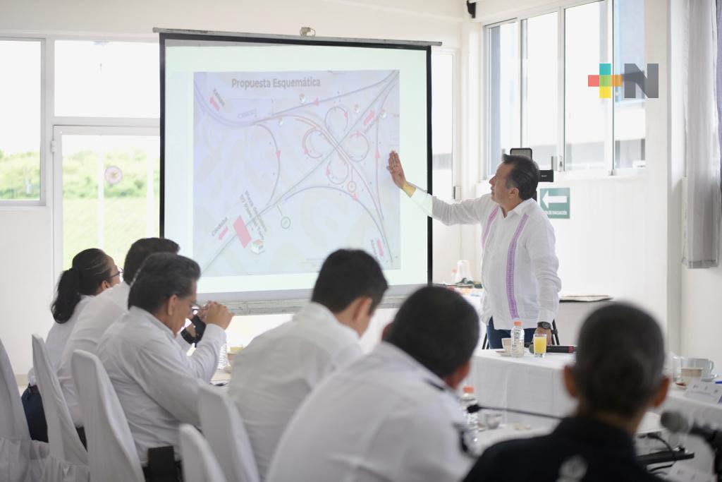 Trabajamos en el sur de Veracruz, supervisando obras y analizando temas de seguridad: Gobernador