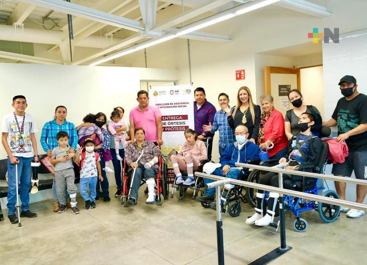 Entrega DIF Estatal apoyos ortopédicos y de órtesis a población de once municipios