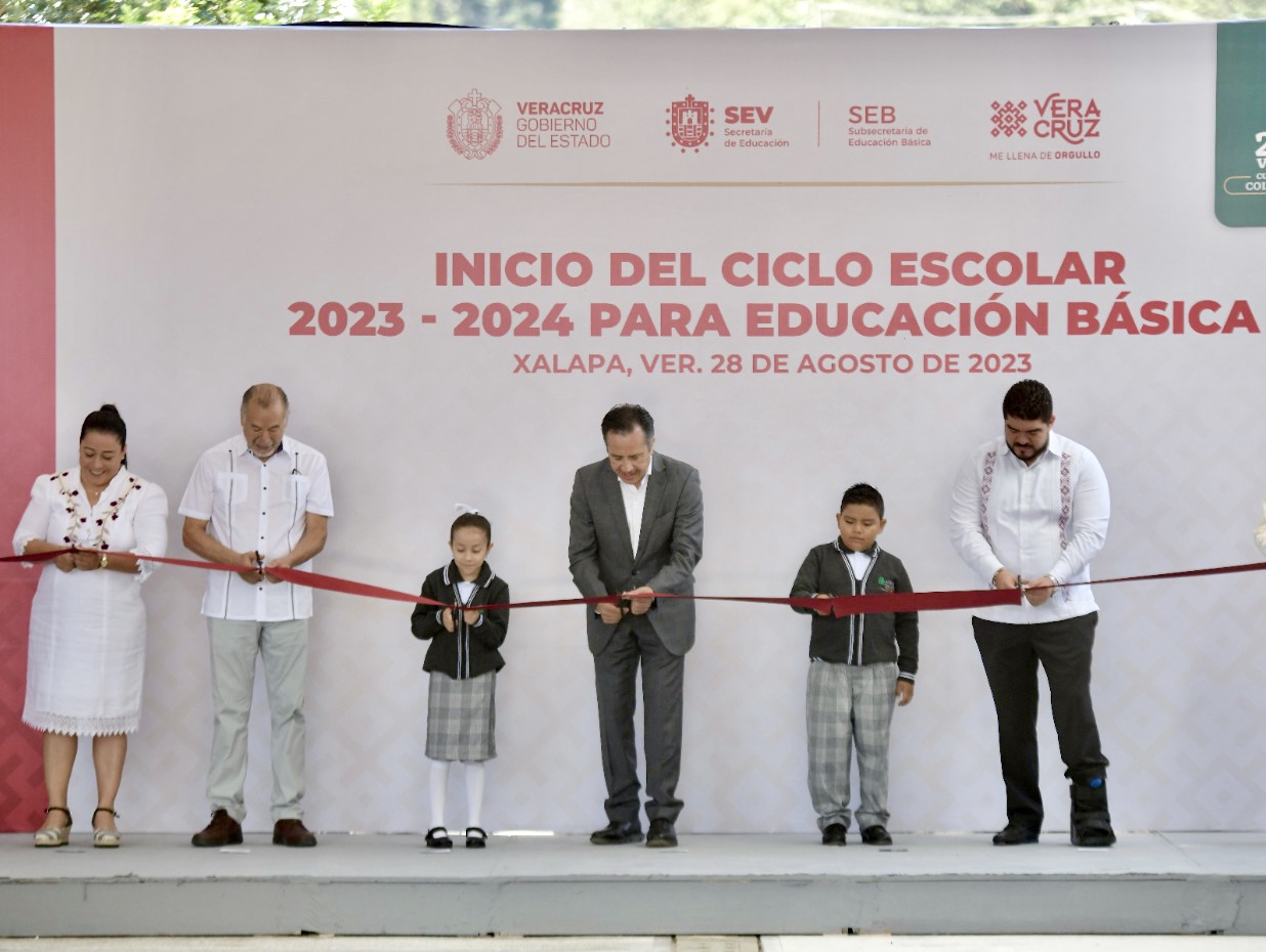1.3 millones de estudiantes de nivel básico regresan a clases en Veracruz