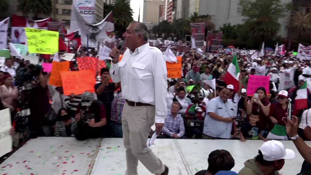 En monumento a la Revolución, Adán Augusto López realizó cierre de sus asambleas informativas