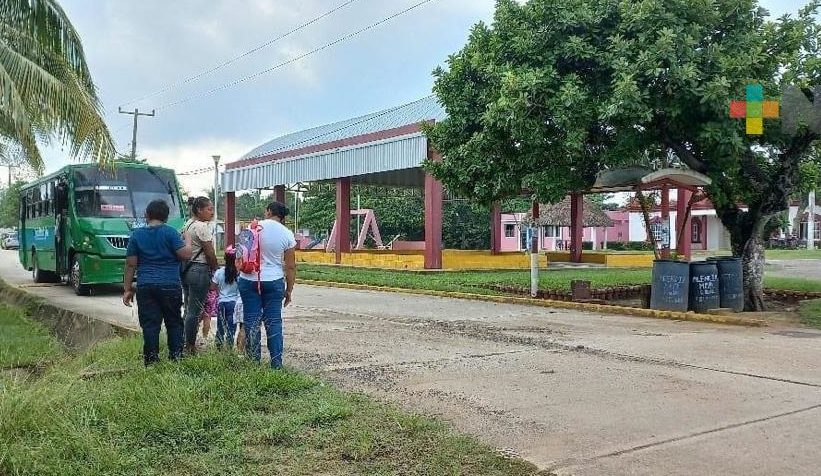 Autobuses urbanos de Coatza darán servicio en zonas escolares ejidales