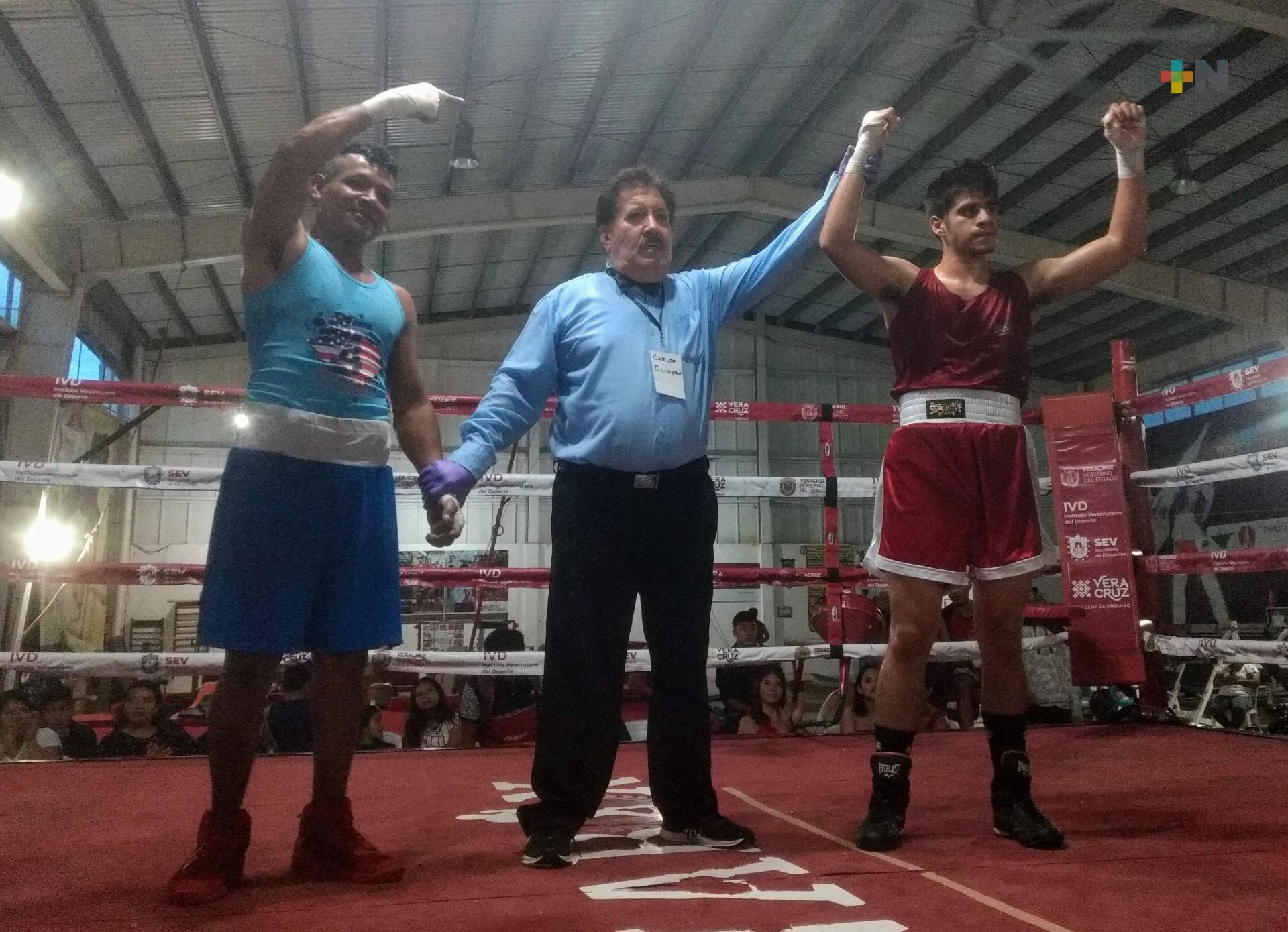 «Rayo» García se impuso en función de box amateur celebrada en Coatza