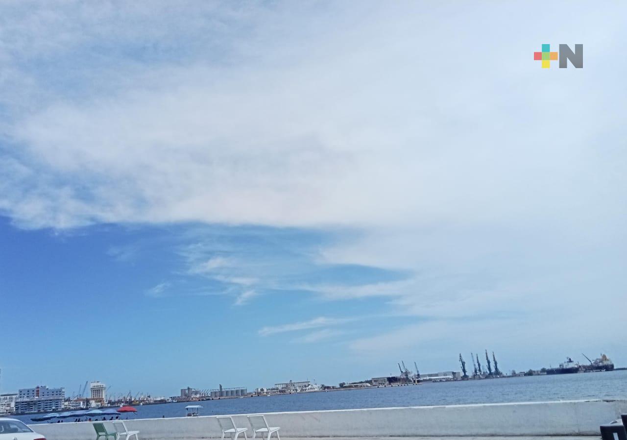 Temperaturas altas y ambiente bochornoso, potencial de lluvias y tormentas por la tarde