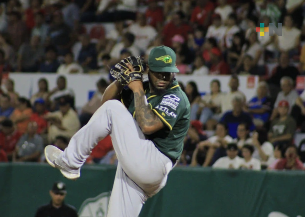 Pericos blanquean a El Águila y los poblanos aventajan serie de playoffs